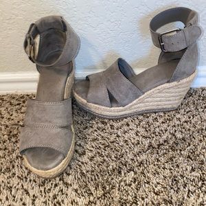 Grey Wedges